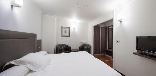 Hotel Yoldi - image 14