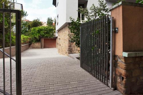 Villa Z - apartment with private parking - image 10