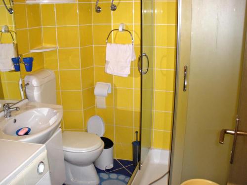 Apartments by the sea Pisak Omis - 10410 - image 5
