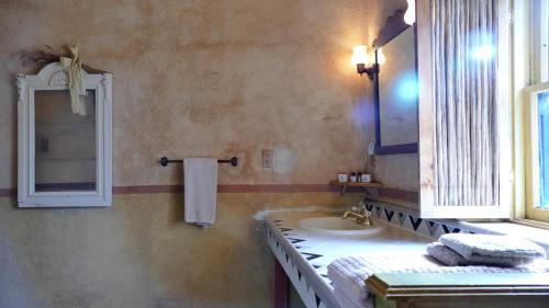 Rancho de la Osa Guest Ranch - 화장실