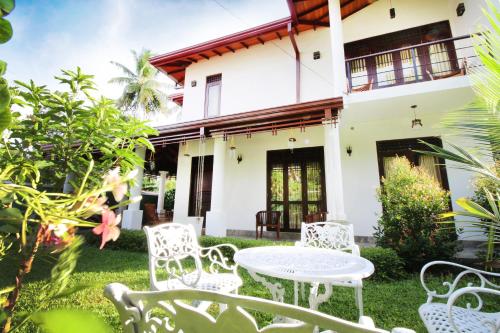 River Breeze Villa Bentota