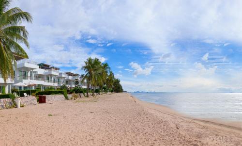 Absolute Beachfront villa