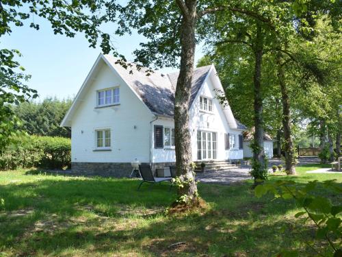 Superb holiday home with garden in Serinchamps