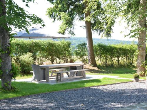 Superb holiday home with garden in Serinchamps