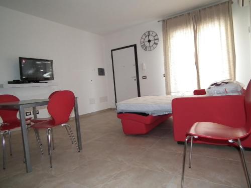 fausthome, Assemini (foto 3)