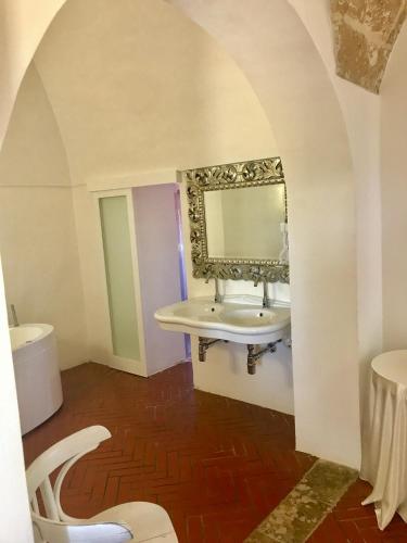 RELAIS MASSERIA CASINA DEI CARI