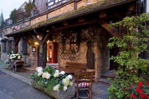 مدخل, Hotel Traube in بليينينغن