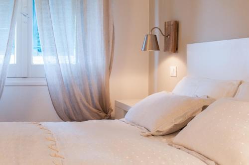 Standard Double Room with Shared Bathroom