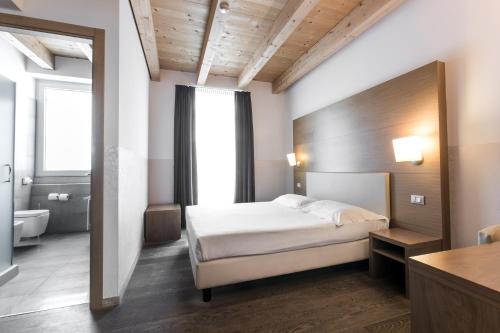 Hotel Operà - image 11