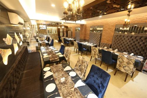 ห้องอาหาร, โรงแรมเพรสซิเดนท์ (HOTEL PRESIDENT) in นักปูร์