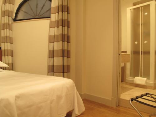 Hotel Albergo Santa Chiara - image 5