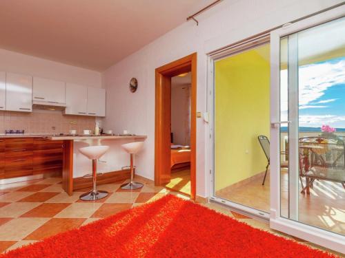 廚房, Holiday Home in Croatia with Pool  Forest View in 德拉馬利