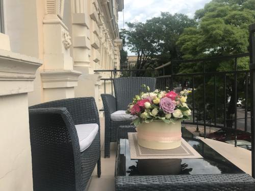 Apartment Bunina 8