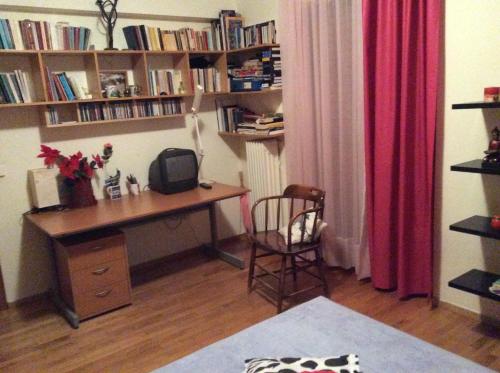 Filyra Homestay (Όμορφο δωμάτιο σε σπίτι), Афины (фото 2)