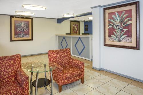 Travelodge by Wyndham Fort Myers North