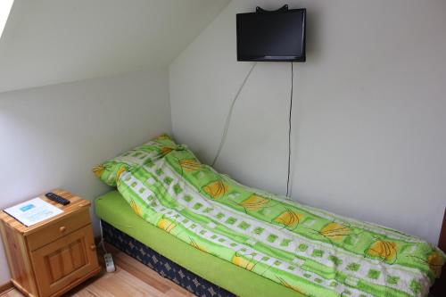 2 twin beds