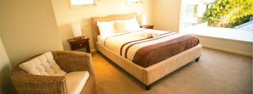 雷维尔船屋酒店