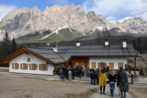  Jägerhaus Agriturismo, Cortina d'Ampezzo bei Borca di Cadore