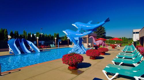 Grand Marquis Waterpark Hotel & Suites - image 6