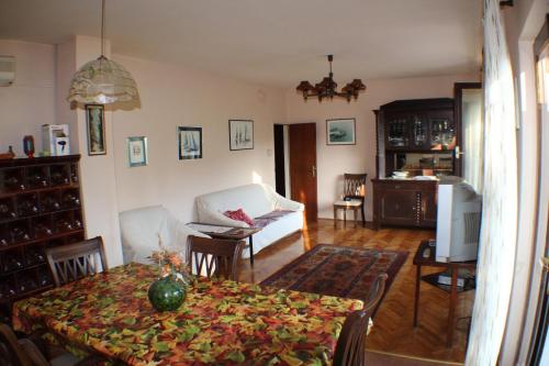  Apartments Lupi in Stari Grad