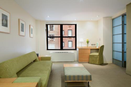 Shoreham Hotel - image 6