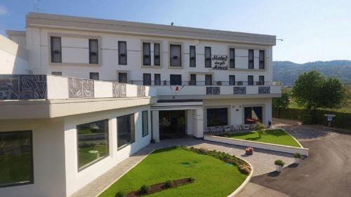 . Hotel degli Amici