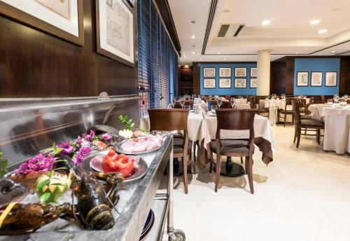 Restaurant, Caesar's Hotel in Cagliari