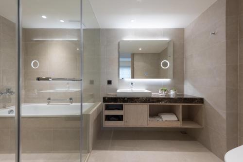 room detail thumbnail 2