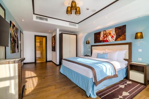 Epoque Hotel
