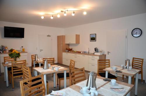 廚房, 豪斯梅爾住宿加早餐旅館 (Gastehaus Am Hochsimmer) in 埃特靈恩