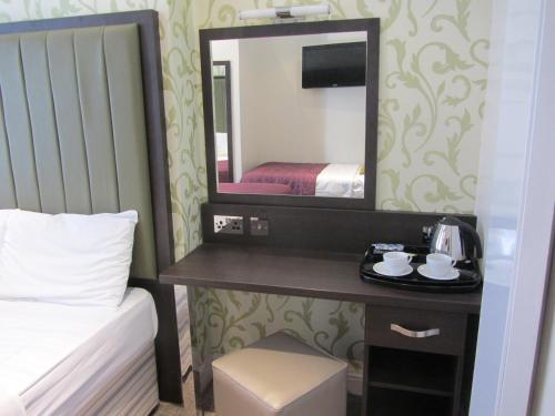 Goodwood Hotel - image 7