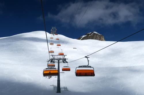 Engadin Lodge - image 12