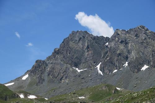 Engadin Lodge - image 2