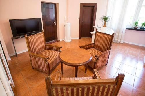 Sol Apartment - image 2