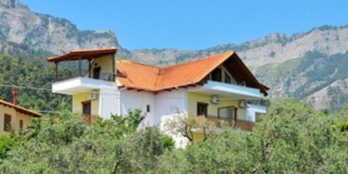 Asteras Kalives Room Type - Family Room (2 Adults + 2 Children)