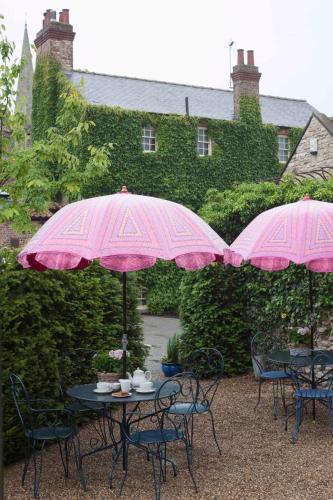 The White Swan Inn - image 10