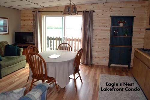 AJ's Lodge and Oven in Bergland