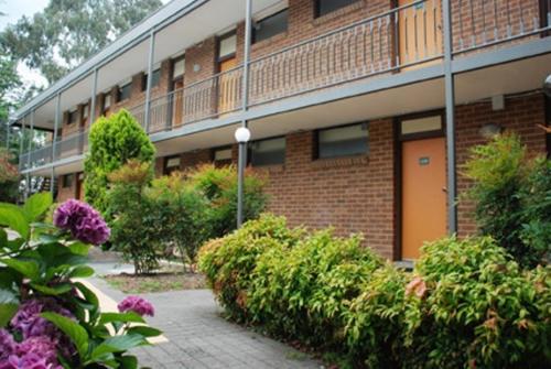 Red Cedars Motel - Accommodation - Canberra