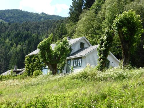 Accommodation in Bolstadøyri