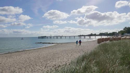 Nearby attraction, Das Sonnenblumenhaus in Niendorf