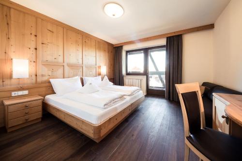 Hotel Pfösl Room Type - Superior Double Room with Balcony
