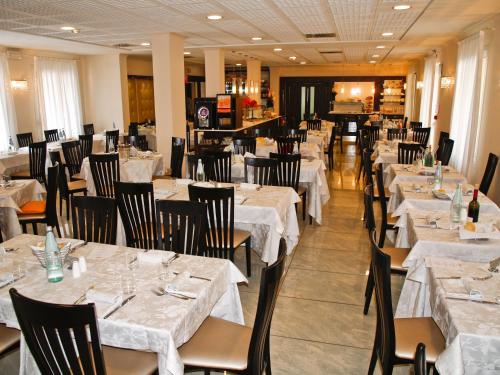 Restaurant, Hotel Villa Angelina in Bibione