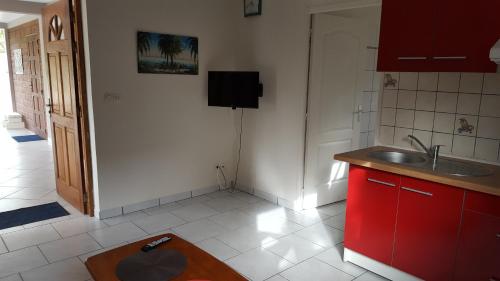 المرافق, Kay Jean Au Diamant in Le Diamant