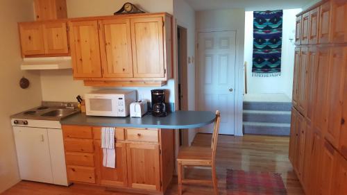 virtuve, Wettstone Guest Ranch in Bridge Lake (BC)