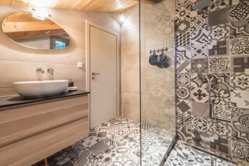 Pasithea Elegant Villa - image 3