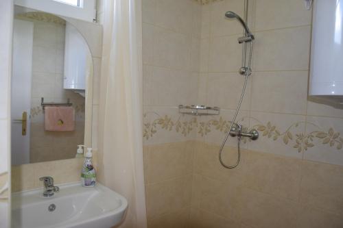 Fortuna Apartmanházak - image 11