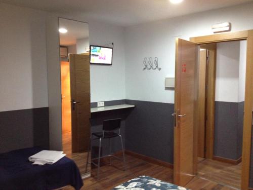 Hostal Gaudi Cuenca - main image
