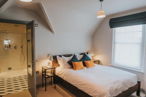 1 queen bed