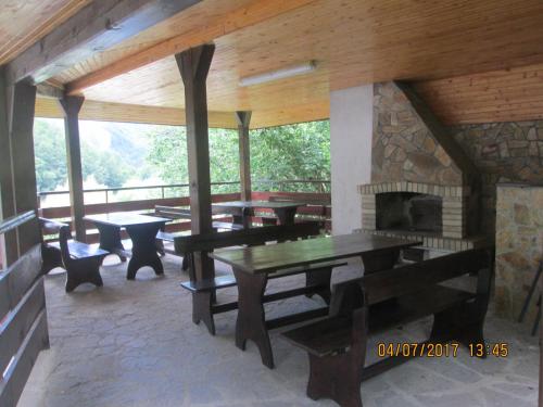 Fisherman's Hut Family Hotel - image 2