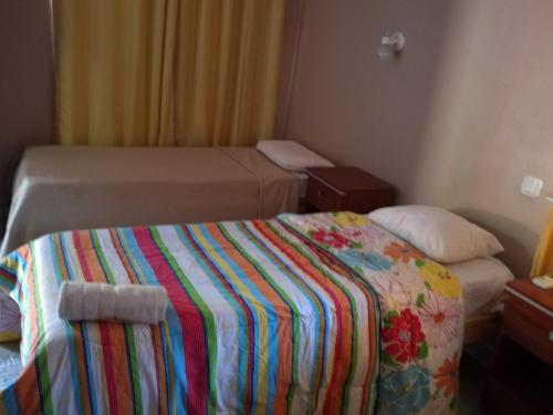 3 twin beds